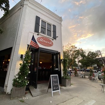 Almond Restaurant - New American Near Me - Bridgehampton, New York