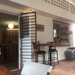 Jacintos, ricos burritos con pan pita y especialidades