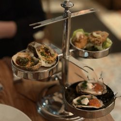 Perla Raw Bar