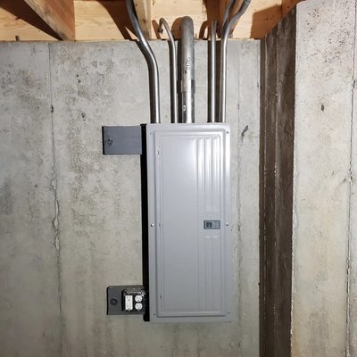 Tustin St Electrician Service Logo