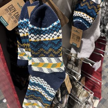 DICK'S Sporting Goods - Sports Wear Near Me - Schaumburg, Illinois