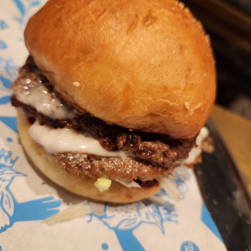 Wren Südhalle - Brat Burger $15 - Breweries Near Me - Phoenix, Arizona Wren Südhalle - Brat Burger $15 - Breweries Near Me - Phoenix, Arizona