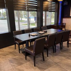 Sushi Misono - Large table near the entrance