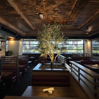 Wood Ranch Manhattan Beach - American Near Me - Manhattan Beach, California Wood Ranch Manhattan Beach - American Near Me - Manhattan Beach, California