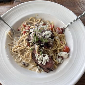 Foster's Kitchen Waikoloa - Steak pasta - American Near Me - Waikoloa, Hawaii