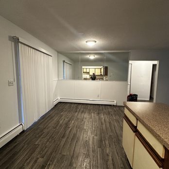 Nutmeg Woods - dining area - Apartments Near Me - New London, Connecticut Nutmeg Woods - dining area - Apartments Near Me - New London, Connecticut