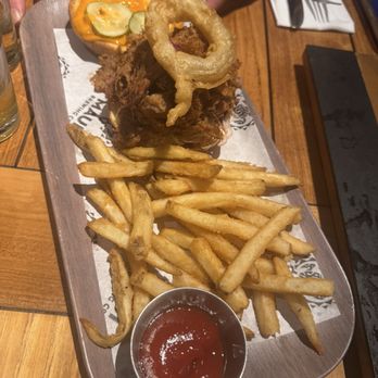 Maui Brewing - Guava BBQ Pork Sando with Crispy Fries - Brewpubs Near Me - Lahaina, Hawaii Maui Brewing - Guava BBQ Pork Sando with Crispy Fries - Brewpubs Near Me - Lahaina, Hawaii
