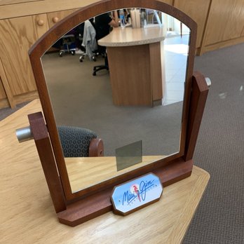 Blue Oaks Eyecare - Counter (Maui Jim sold here) - Optometrists Near Me - Roseville, California