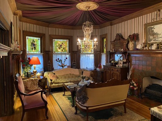 Brass Pineapple Inn by null