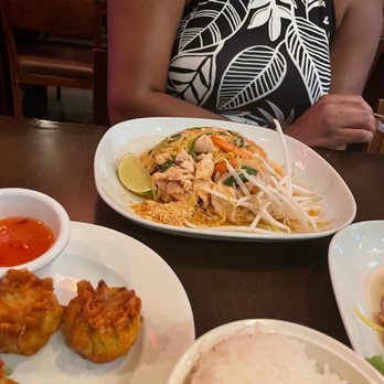 Nora Thai - Zucchini Pad Thai - Thai Near Me - Brooklyn, New York Nora Thai - Zucchini Pad Thai - Thai Near Me - Brooklyn, New York
