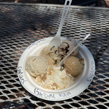 Scoop Microcreamery - Flight of ice cream - Ice Cream & Frozen Yogurt Near Me - Palo Alto, California Scoop Microcreamery - Flight of ice cream - Ice Cream & Frozen Yogurt Near Me - Palo Alto, California