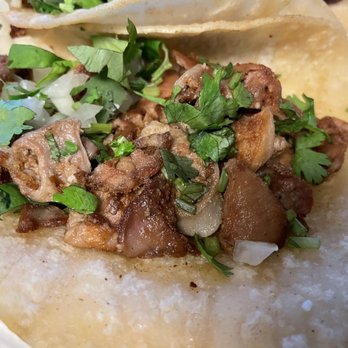 Serg's Mexican Kitchen - Close up of tripas taco - Food Trucks Near Me - Honolulu, Hawaii