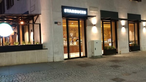 Starbucks - Milano Garibaldi by null
