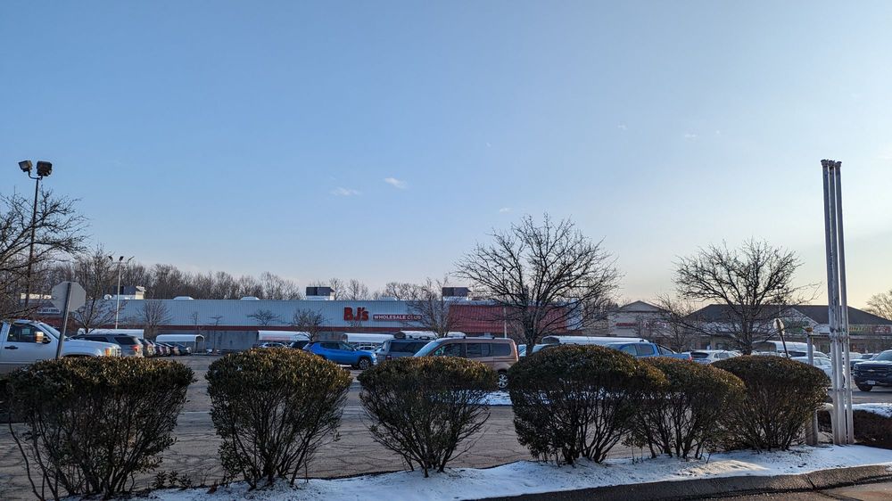 BJ’S WHOLESALE CLUB Updated October 2024 72 Photos & 11 Reviews