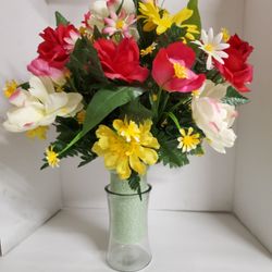 Ebony's Flowers and Gifts - Grave piece