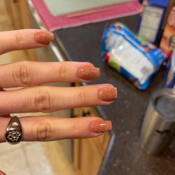 Pro Paris Nails & Spa - Middle nail broke off