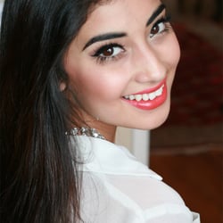 Brow Boutique Threading Bar - Eyelash & Eyebrow Tinting. Defines Claudia's beautiful eyes!