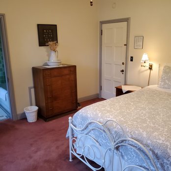 Blaylock Mansion - Side - Venues & Event Spaces Near Me - Nelson, British Columbia