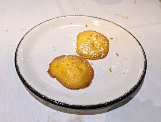 Sandro's by null