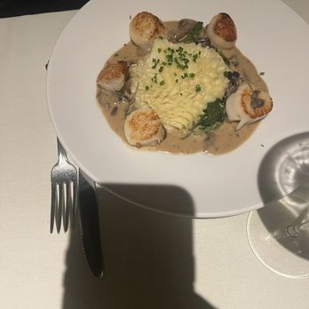 Shadowbrook - Pan-Seared Sea Scallops - American Near Me - Capitola, California
