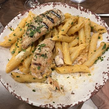 Pat's Pizza & Bistro - Penne w/chicken in vodka sauce - Pizza Near Me - Bethlehem, Pennsylvania