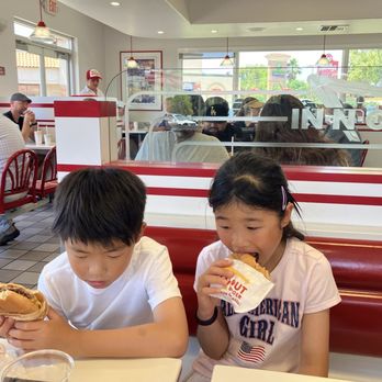 In-N-Out Burger - Fast Food Near Me - Temecula, California