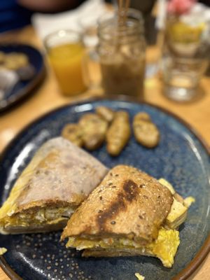 GREEN ZEBRA CAFE by null