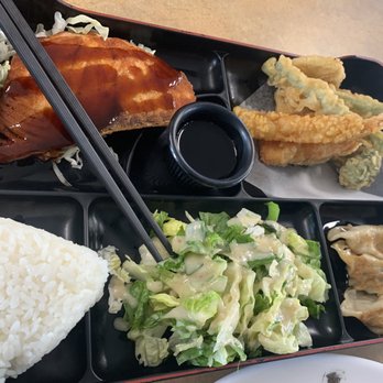 BullsHead Express - "Head" Bento with Spicy Chicken, tempura and gyoza - Burgers Near Me - Burlingame, California BullsHead Express - "Head" Bento with Spicy Chicken, tempura and gyoza - Burgers Near Me - Burlingame, California