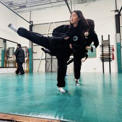 Brea Shaolin Kung Fu - Learning to kick