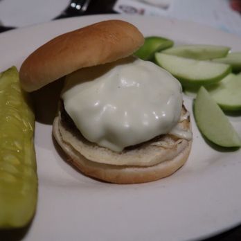 John Brewer's Tavern - Kids combo of cheeseburger & apple slices plus a drink of choice with a lid. - American Near Me - Waltham, Massachusetts