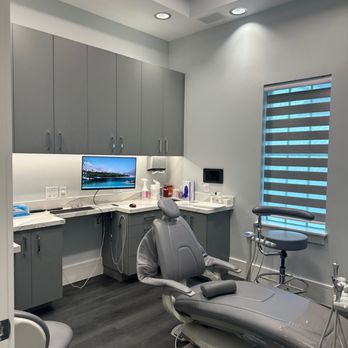 Palm & Pearl Dental - Clinical room - Cosmetic Dentists Near Me - Naples, Florida Palm & Pearl Dental - Clinical room - Cosmetic Dentists Near Me - Naples, Florida
