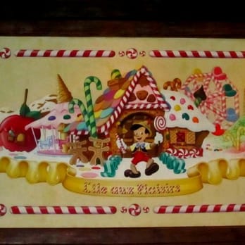 Au Chalet de la Marionnette - Adorable decor! - Hot Dogs Near Me - Chessy, 77