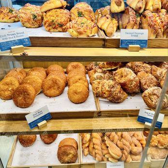 Paris Baguette - Coffee & Tea Near Me - Alexandria, Virginia Paris Baguette - Coffee & Tea Near Me - Alexandria, Virginia