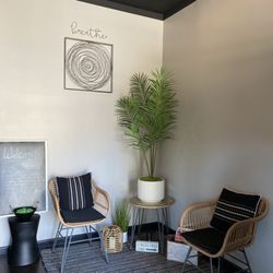  Blue Water Massage  - Waiting area