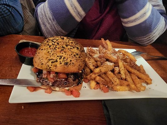 Carriage House Restaurant & Tavern by null