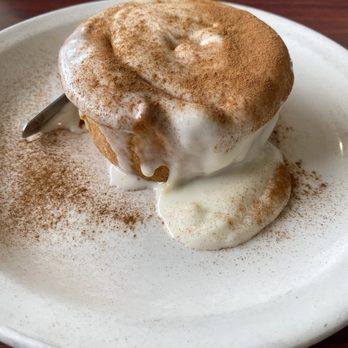 The Best Breakfast Cafe - Cinnamon roll - American Near Me - Oxnard, California The Best Breakfast Cafe - Cinnamon roll - American Near Me - Oxnard, California
