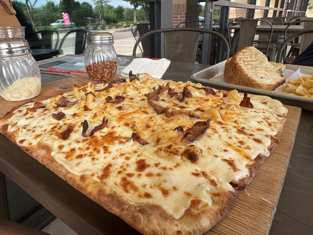 Guitars & Growlers Flower Mound