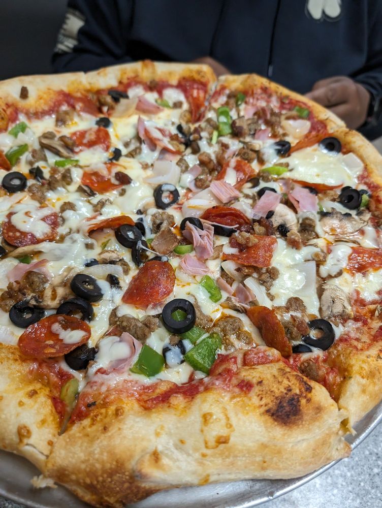 GIOVANNIS 103 E Marshall St, Gilmer, Texas Pizza Restaurant