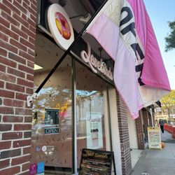 Lovebirds Donuts