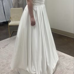 Cheryl's Alterations & More - I would not have made it down the aisle if I didn't look elsewhere to get my dress fixed.