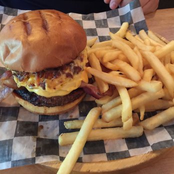 Brownstone Pancake Factory - Breakfast & Brunch Near Me - Edgewater, New Jersey