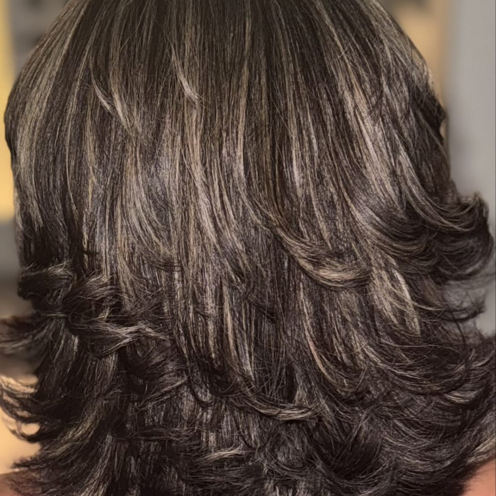 My most controversial opinion is that wavy hair is actually harder to  manage than curly hair - because it literally has no backbone and needs so  much help being ANYTHING - but slowly learning what my ..., image size:1000x1000