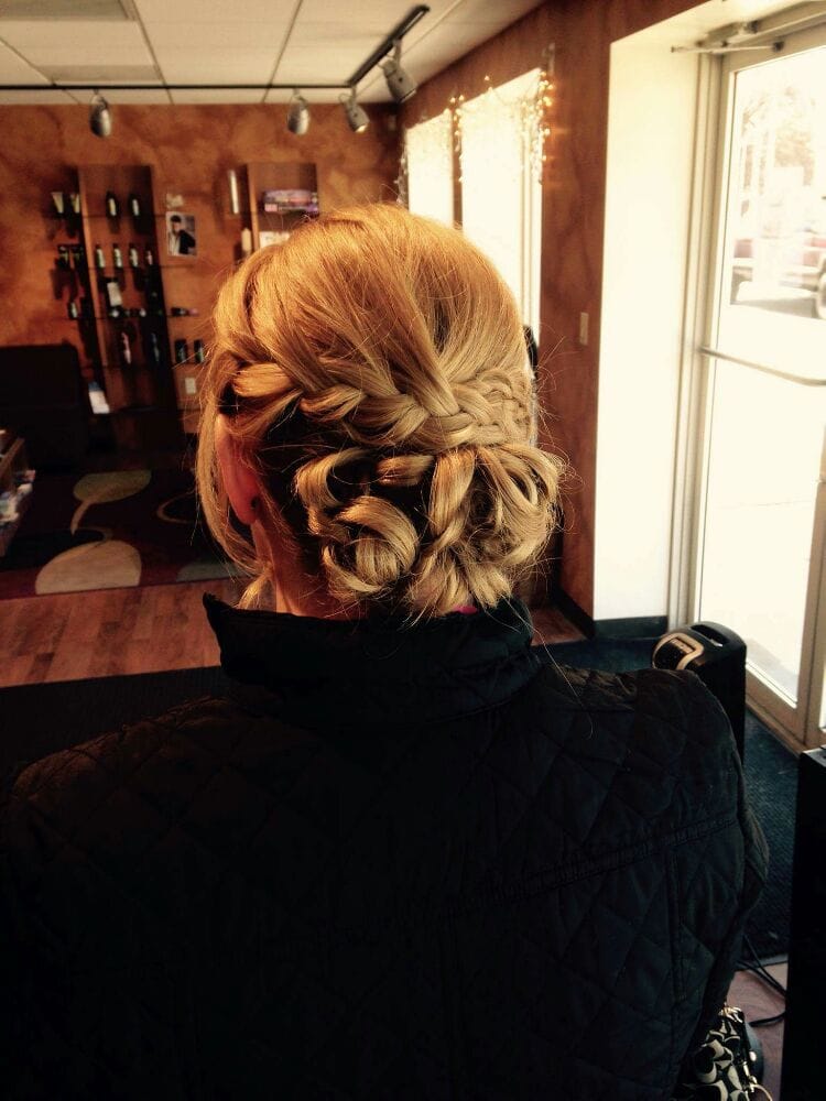Hair Trendz Logo
