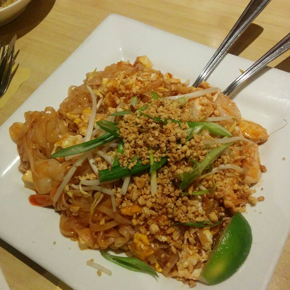 Thai Orchid Restaurant - The chicken and shrimp pad Thai - Thai Near Me - Pickering, Ontario Thai Orchid Restaurant - The chicken and shrimp pad Thai - Thai Near Me - Pickering, Ontario
