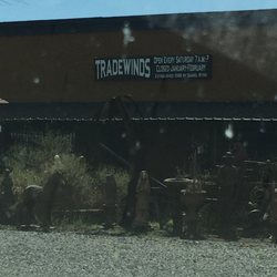 Tradwinds Antiques and Collectables - Front of place