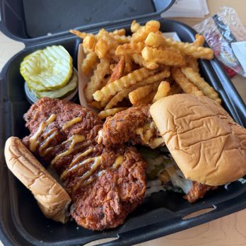 Dave's Hot Chicken - Dave's #2 2 Sliders w/ Fries - Chicken Shop Near Me - New Caney, Texas