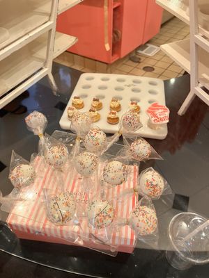 Casey's Cupcakes by null