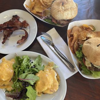 Alice's Restaurant - eggs benedict and hamburgers - Diners Near Me - Woodside, California Alice's Restaurant - eggs benedict and hamburgers - Diners Near Me - Woodside, California