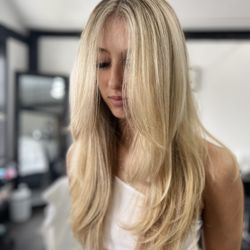 All dolled up beauty bar