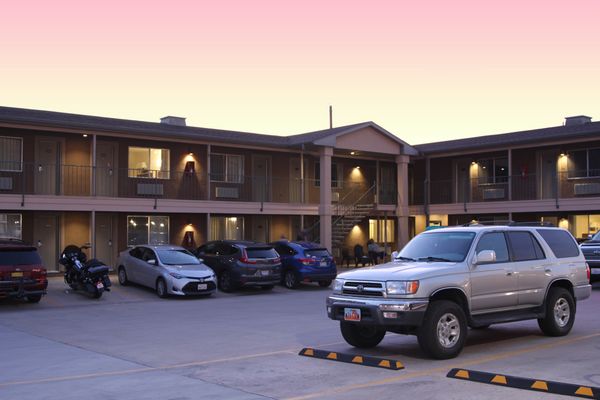 Bowen Motel by null